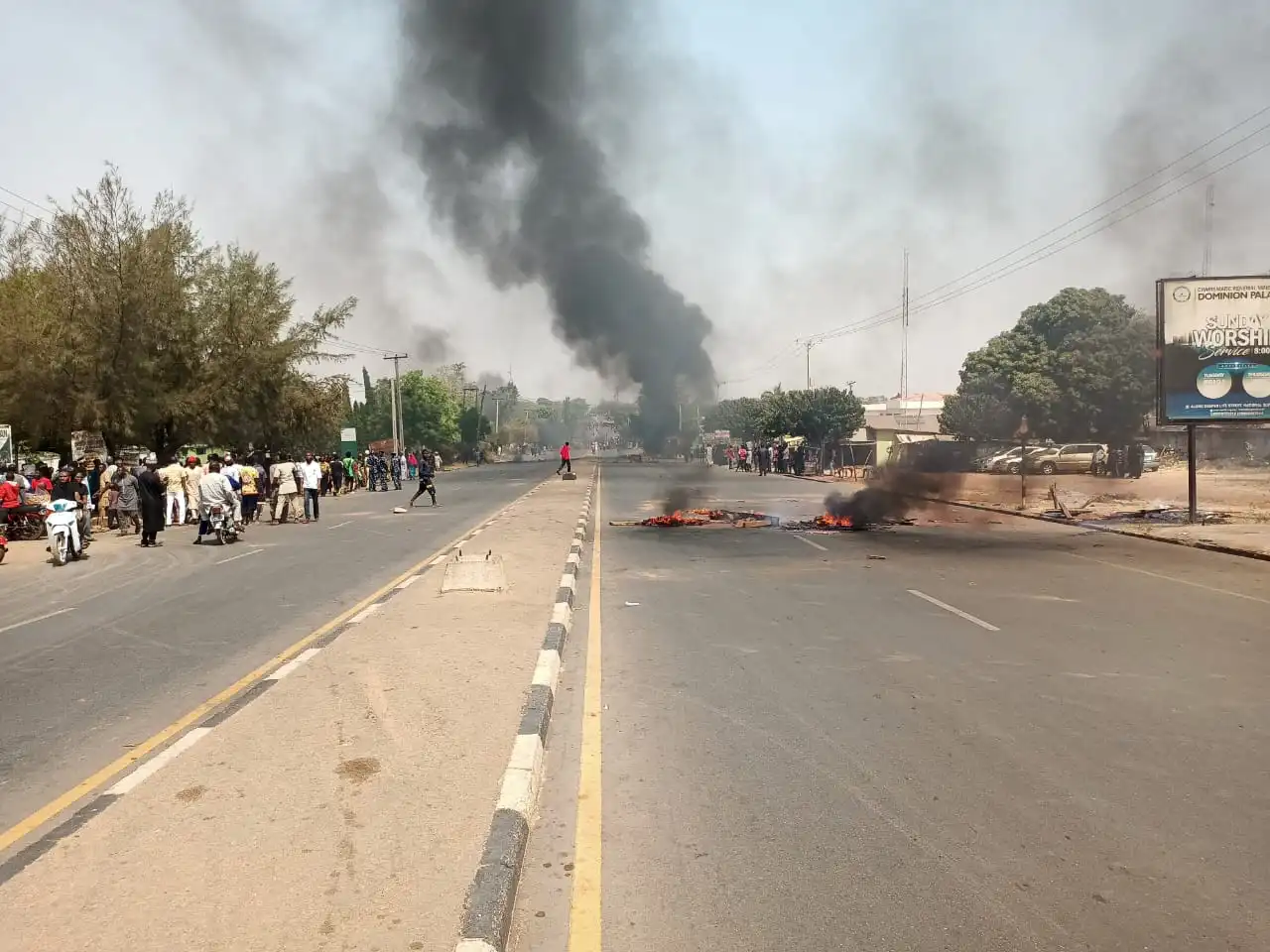 youth burn tyres in Lafia